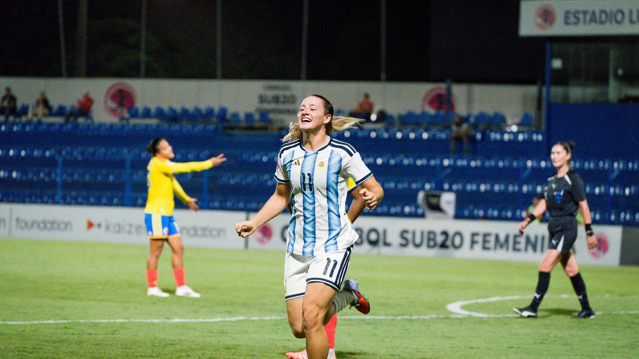 Jogadora da Argentina Sub-20 em campo