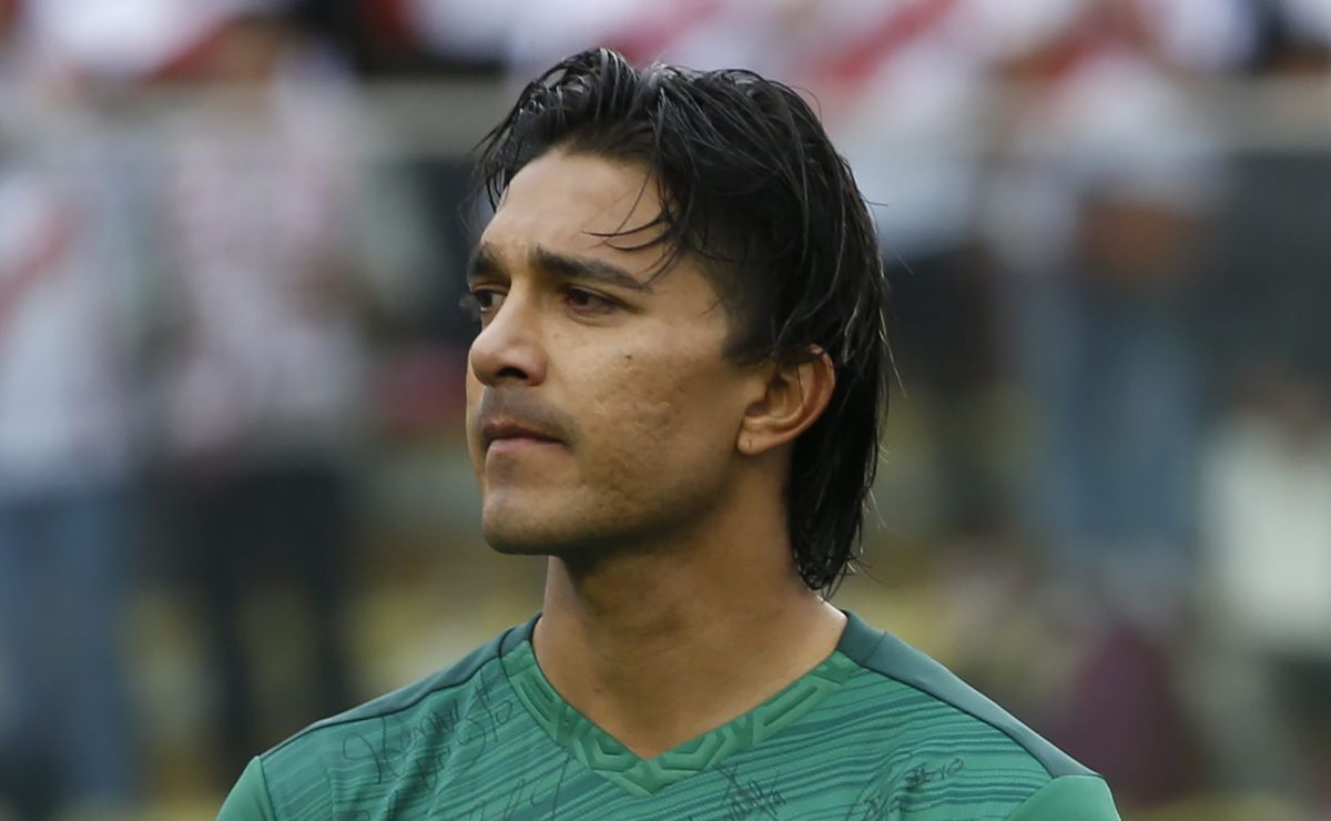 Marcelo Moreno, ex-Cruzeiro, marca em reestreia após aposentadoria e é ovacionado por torcedores