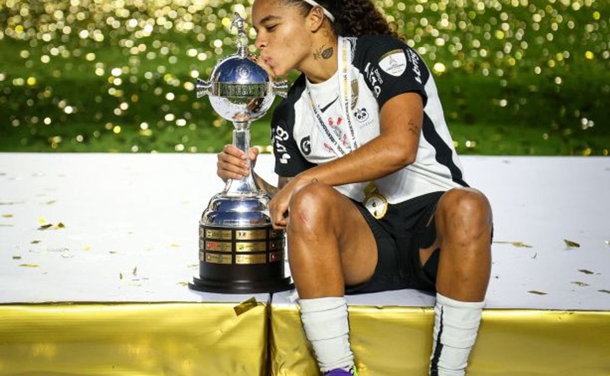 Gisela Robledo pode assinar pré-contrato e tem futuro indefinido no Corinthians