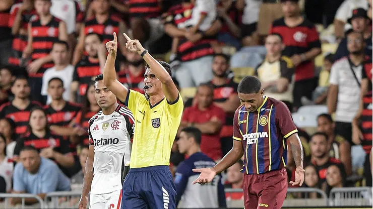 Carlos Tadeu Ferreira de Castro, árbitro de Madureira x Flamengo
