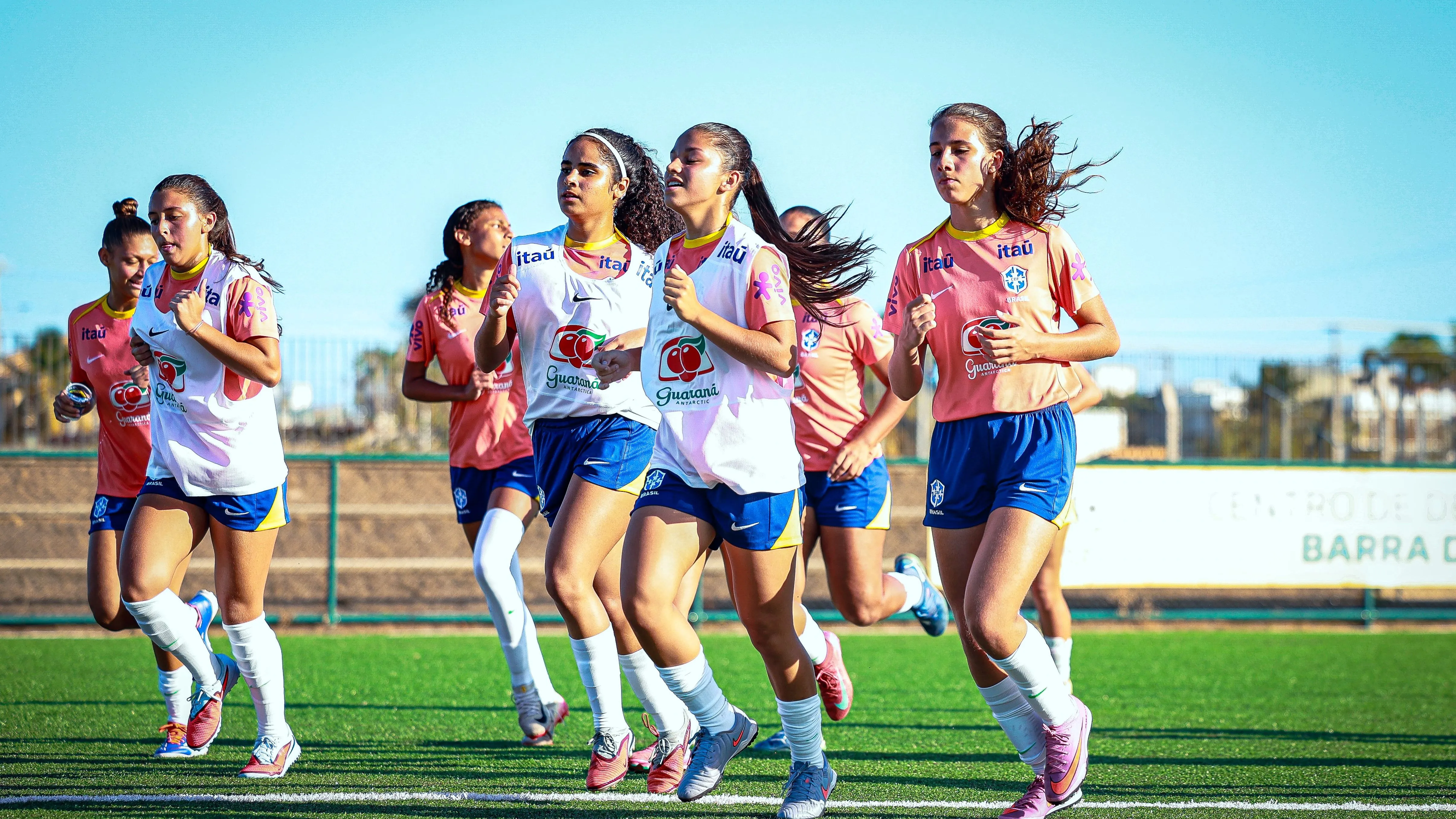 Seleção Feminina Sub-17 em preparação no Centro de Desenvolvimento do Futebol do Sergipe, em Barra dos Coqueiros