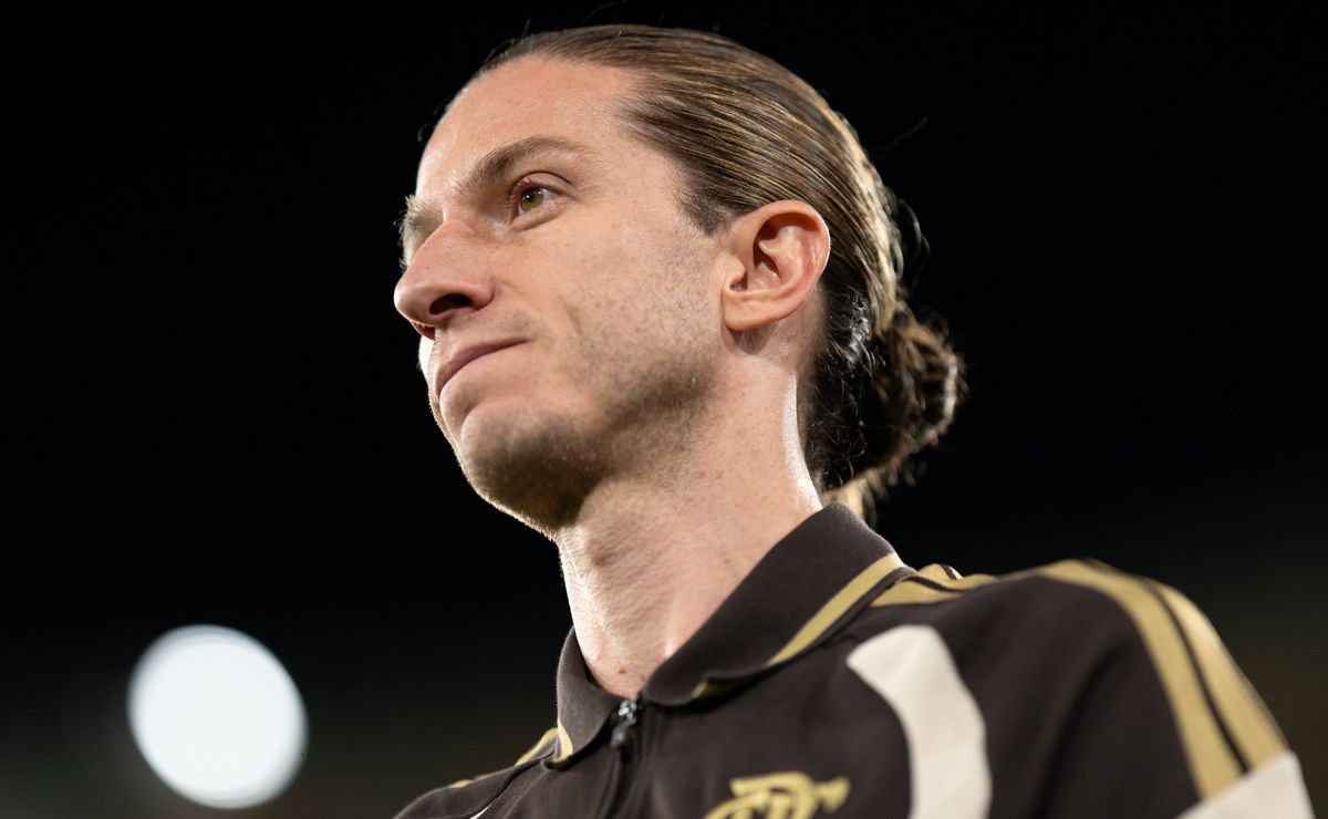 Flamengo age na madrugada e demite Filipe Luís mesmo após goleada de 8 a 0 no Carioca