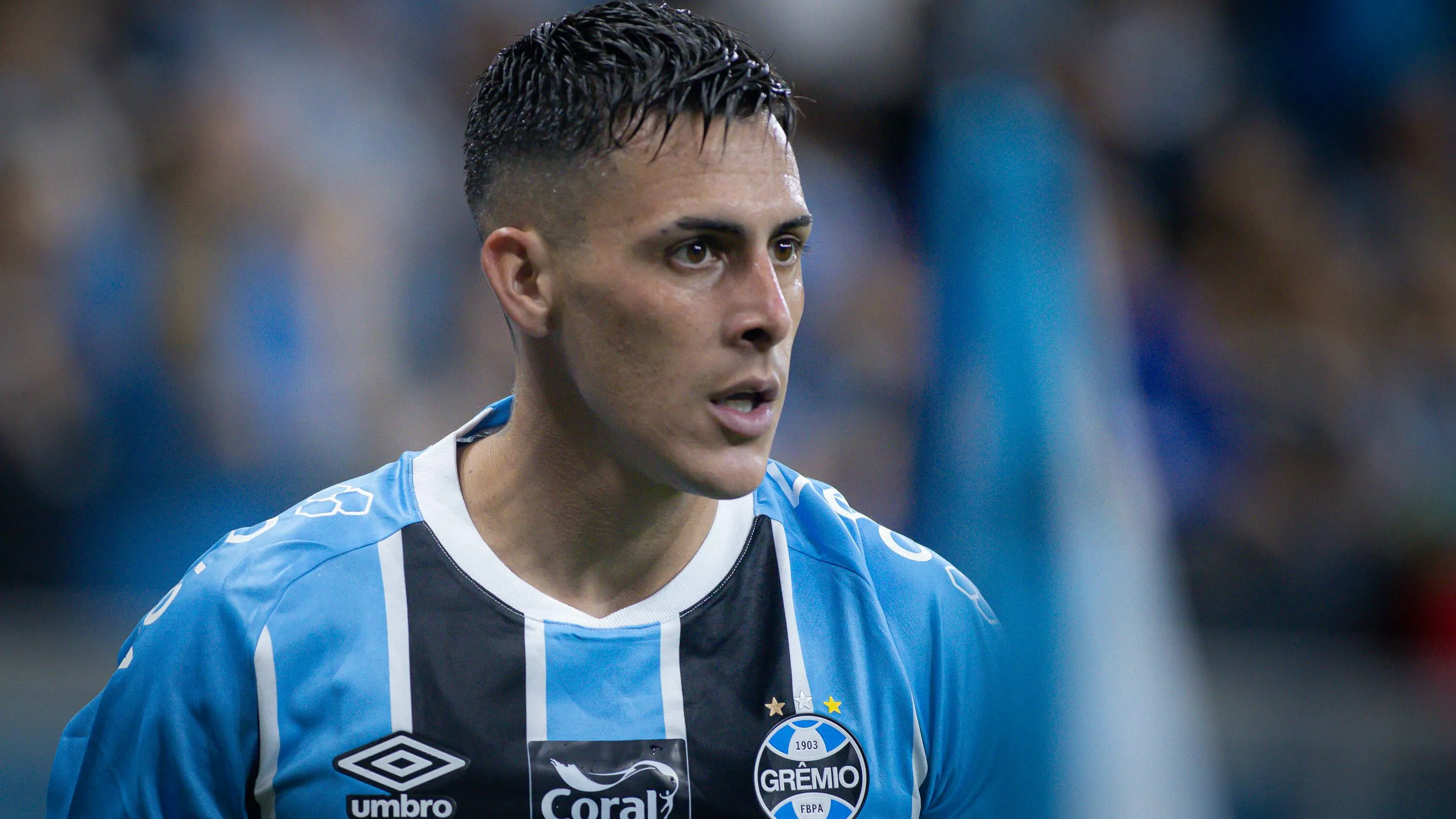 Pavón vive uma nova e positiva fase no Grêmio – Foto: Maxi Franzoi/AGIF
