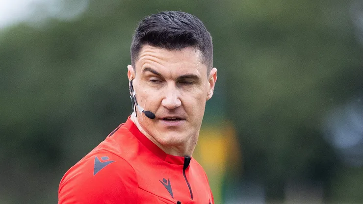 SP - NOVO HORIZONTE - 08/11/2025 - BRASILEIRO B 2025, NOVORIZONTINO X REMO - O arbitro Rafael Rodrigo Klein durante partida entre Novorizontino e Remo no estadio Jorge Ismael de Biasi pelo campeonato Brasileiro B 2025.