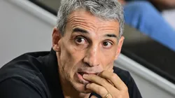 Vojvoda corre risco de demissão no Santos.