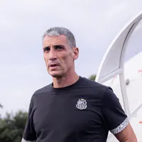 Após pedido de Vojvoda, Santos oficializa saída de João Basso