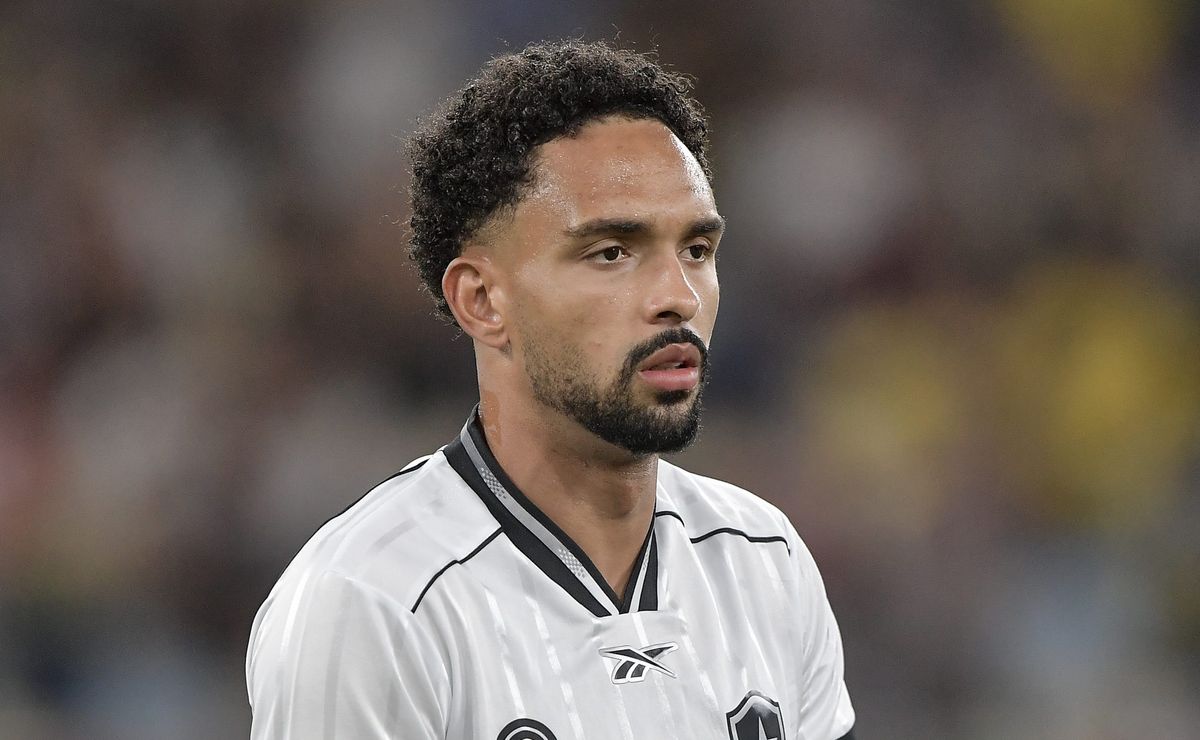 Vitinho, do Botafogo, mira convocação de Ancelotti e sonha disputar a Copa do Mundo