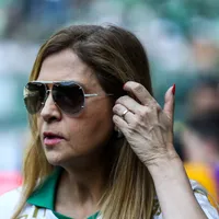 Torcida do Flamengo elogia Leila Pereira