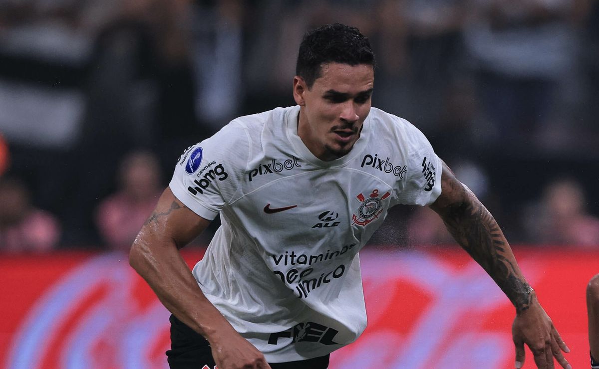 Lucas Veríssimo assina contrato para voltar ao Brasil e vai jogar pelo Santos ao invés do Corinthians