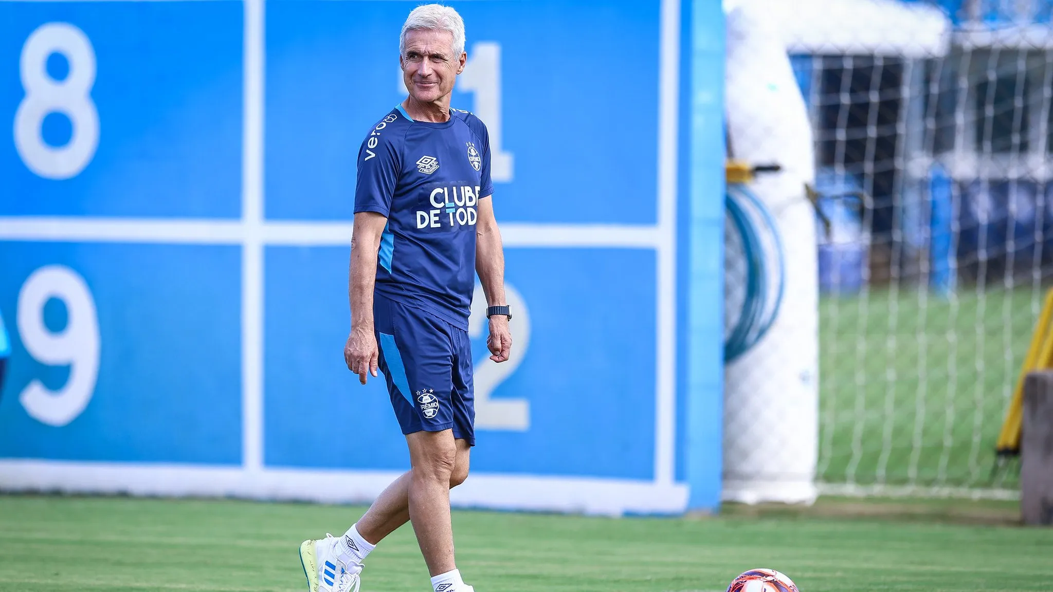 Enquanto o rival reclama , Luís Castro treina o Grêmio – FOTO: LUCAS UEBEL/GREMIO FBPA