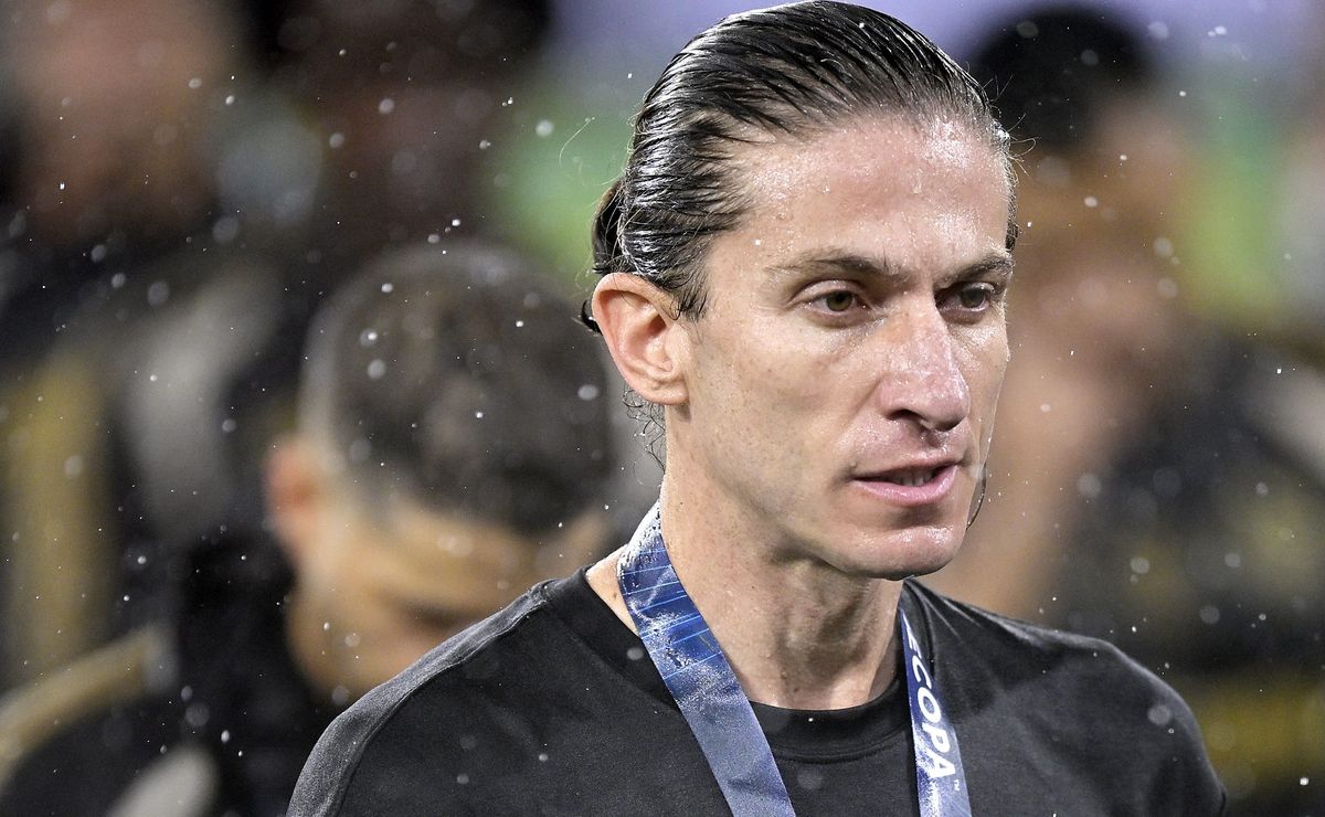 Filipe Luís, ex-Flamengo, agrada dirigentes do Cruzeiro e vira opção para substituir Tite