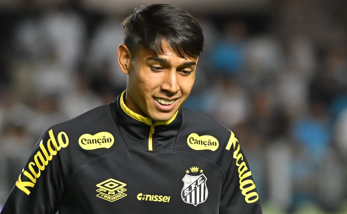 Alexis Duarte rompe ligamento do joelho no Libertad e está fora da Copa; zagueiro pode voltar ao Santos