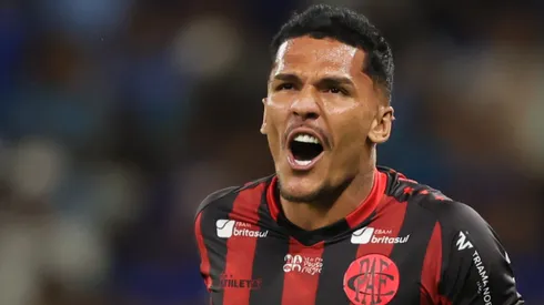 Meia vem fazendo bons jogos – Foto: Gilson Lobo/AGIF.