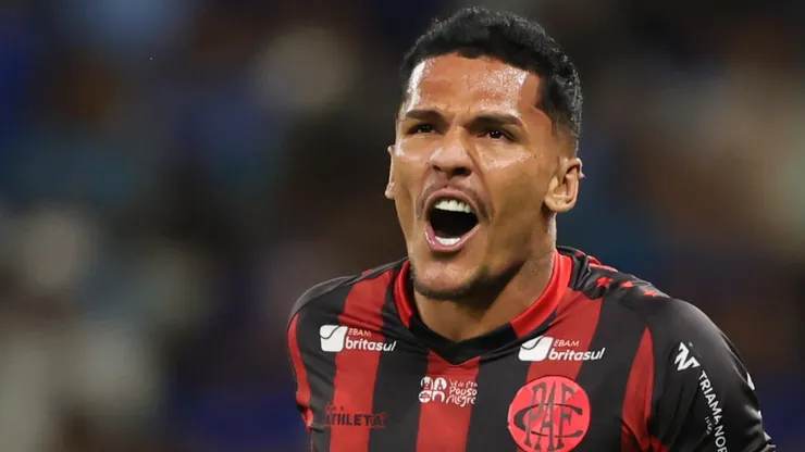 Meia vem fazendo bons jogos - Foto: Gilson Lobo/AGIF.