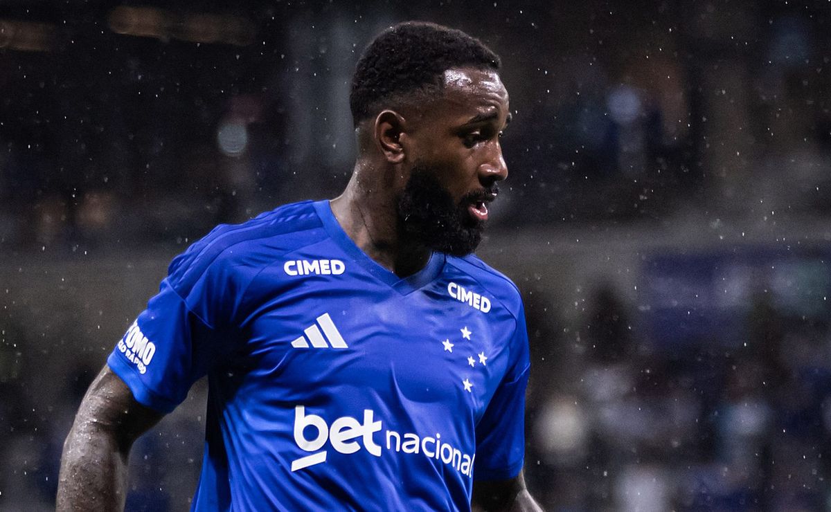 Gerson não preocupa e participa de treino na Toca após sentir dores no joelho direito