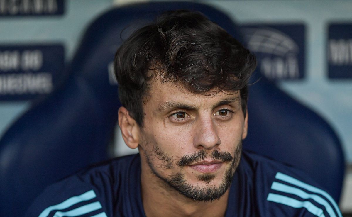 Demissão de Filipe Luís provoca nova saída no Flamengo e Rodrigo Caio pede desligamento