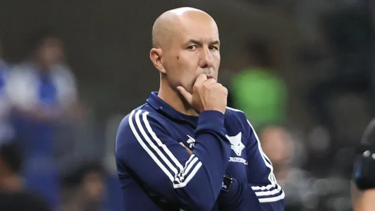 Leonardo Jardim deixou o Cruzeiro ao fim de 2025 e acertou com o Flamengo.