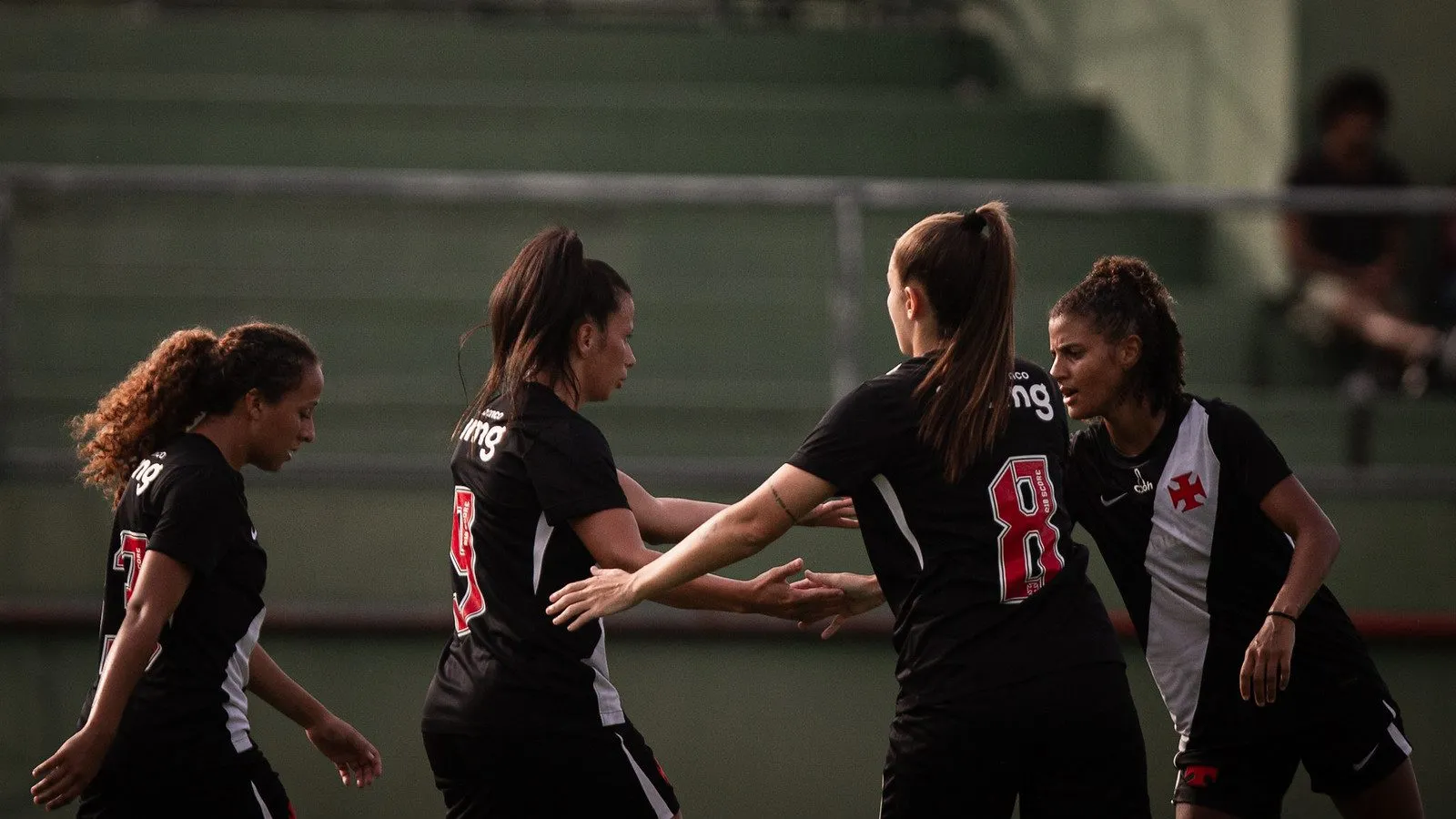 Elenco feminino do Vasco em campo