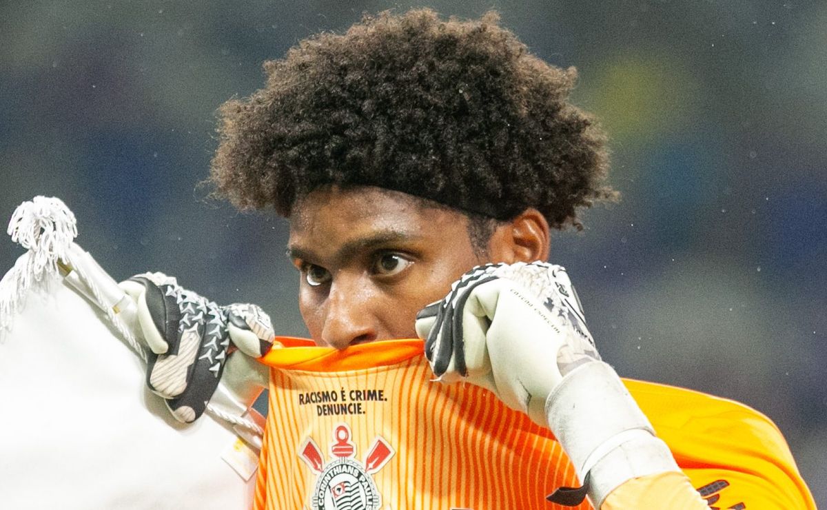 Hugo Souza ironiza informação sobre possível saída do Corinthians após a Copa do Mundo: “Do nada”