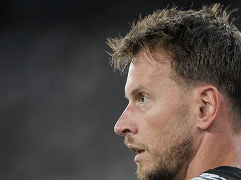 Corinthians faz proposta de empréstimo ao Botafogo por goleiro Neto