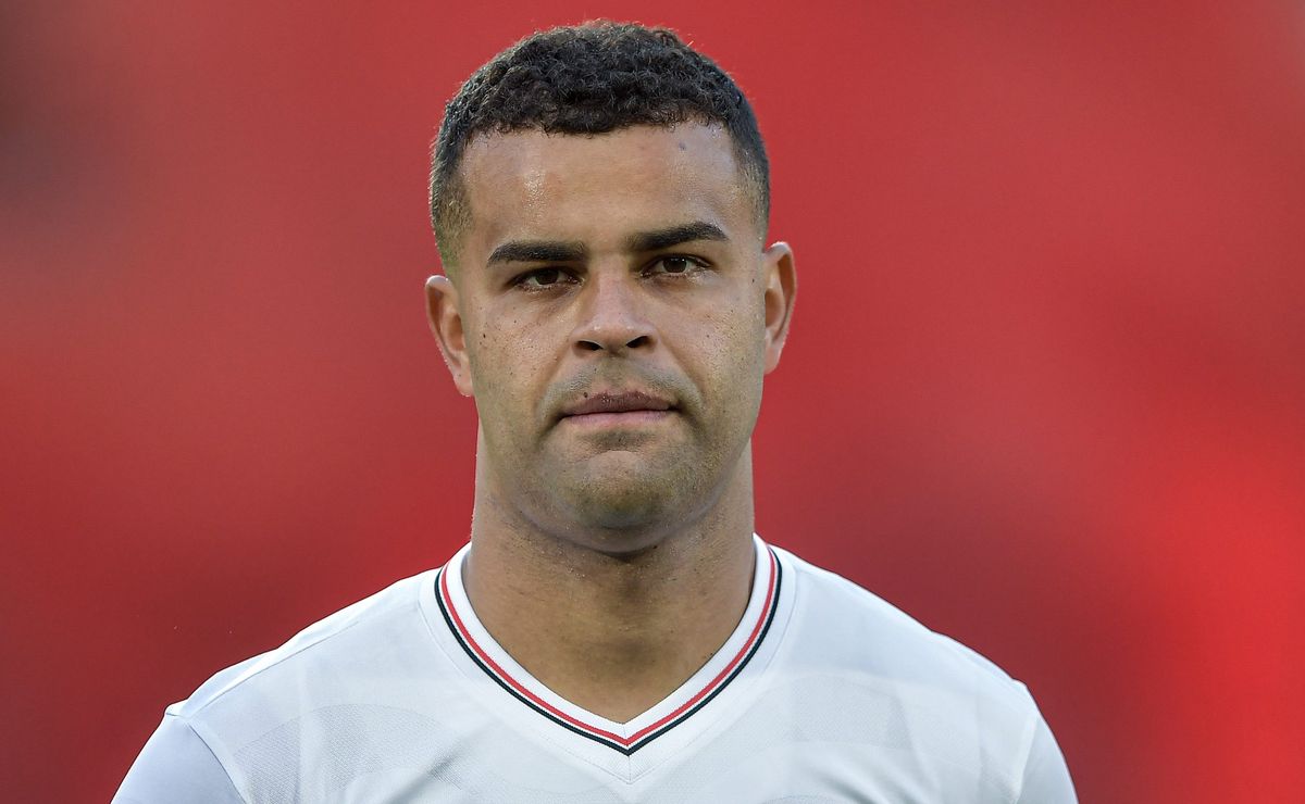 Alisson ganha força para sair do São Paulo e Fluminense surge como destino, revela jornalista