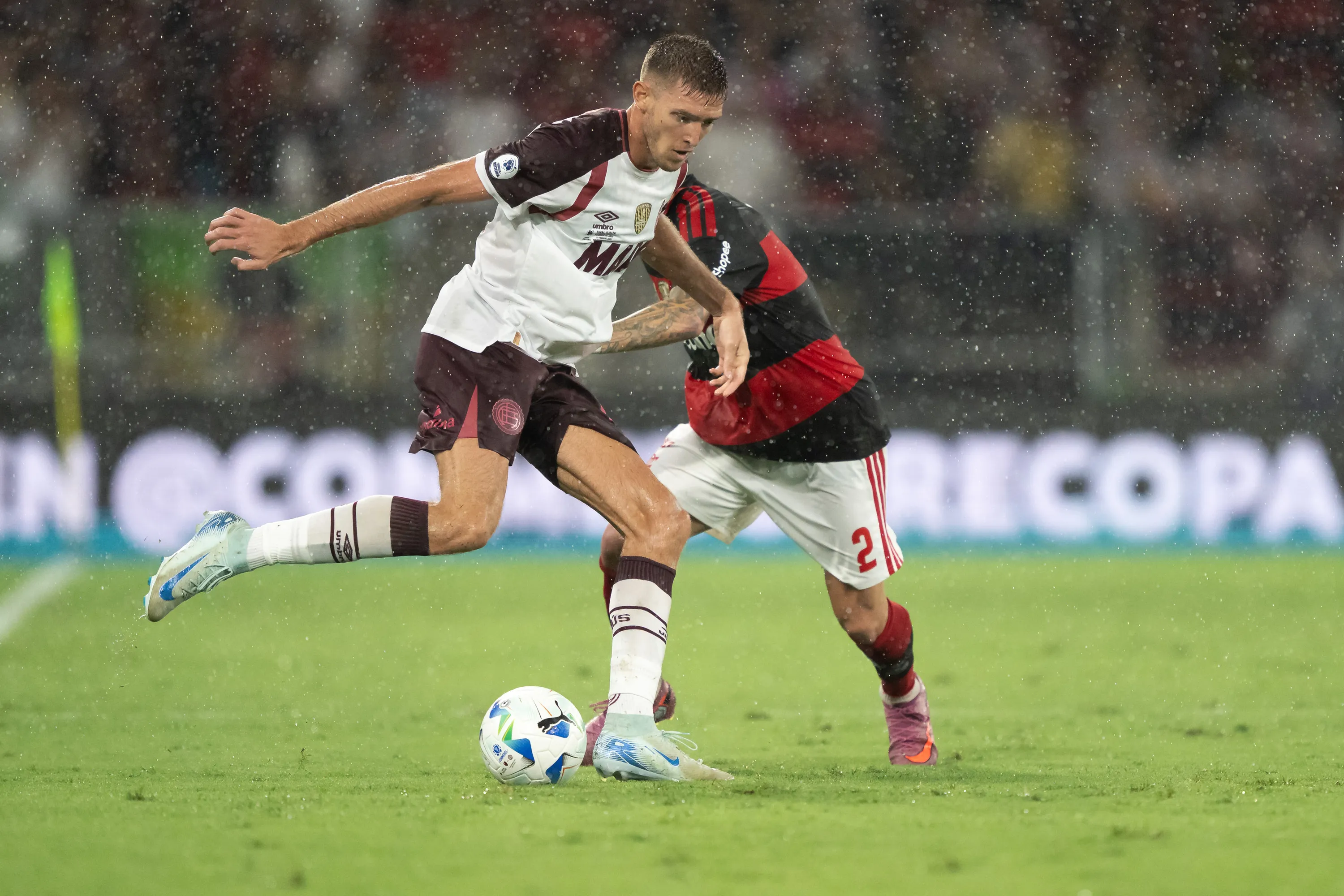 RJ – RIO DE JANEIRO – 26/02/2026 – , FLAMENGO X LANUS – Castillo jogador do Lanus durante partida contra o Flamengo no estadio Maracana pelo campeonato [COMPETICAO]. Foto: Jorge Rodrigues/AGIF