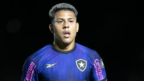 Matheus Martins jogador do Botafogo durante partida contra o Portuguesa no estadio Luso Brasileiro pelo campeonato Carioca 2026.