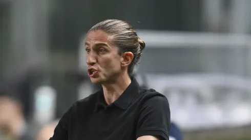 Filipe Luís vira sombra pesada para Tite no Cruzeiro –
Foto: Pedro Vilela/Getty Image