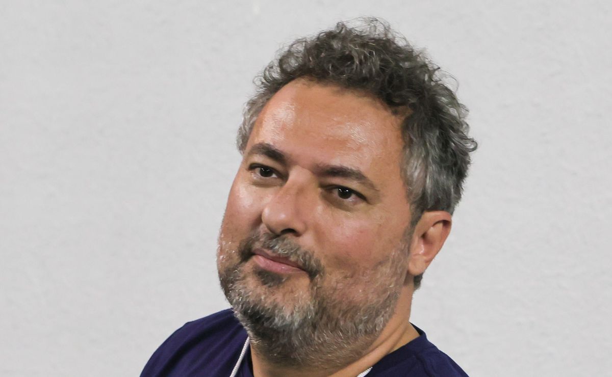 Contrato de 5 anos e salário de R$ 125 mil: Alexandre Mattos oferece contrato pesado para renovar logo com Robinho Jr