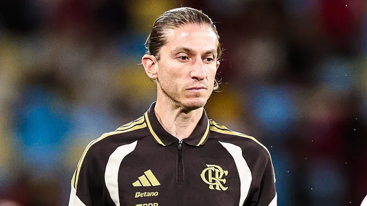 Filipe Luís durante a partida contra o Madureira