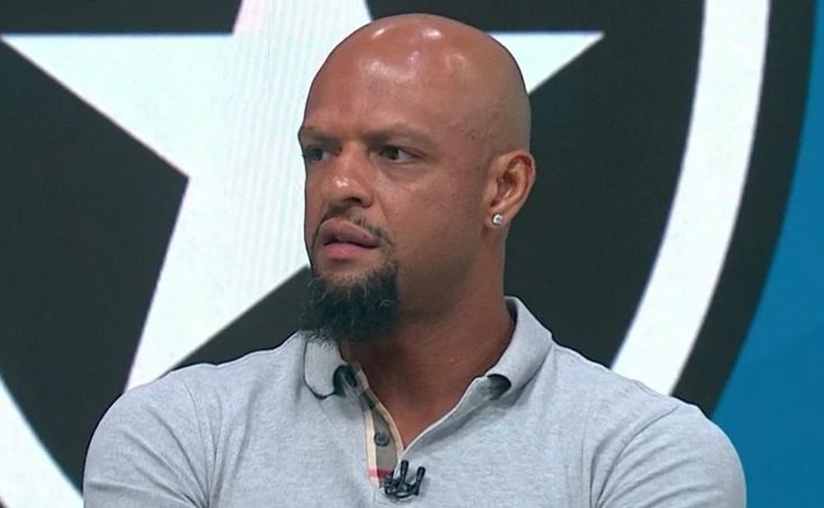 Felipe Melo faz ‘alerta’ e opina sobre contratação de Renato Gaúcho: “Torcedor do Vasco merece”