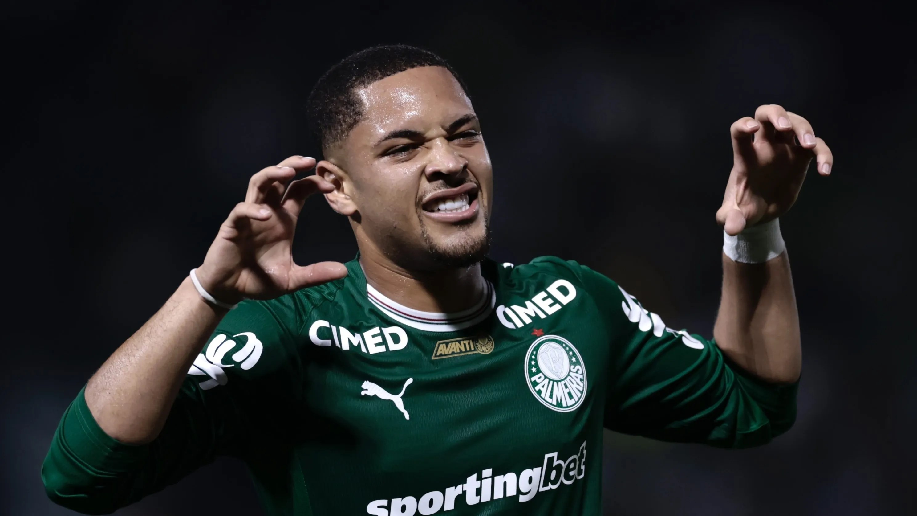 Vitor Roque está valorizado no mercado - Foto: Marcello Zambrana/AGIF.