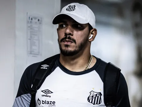 Corinthians quer um goleiro e monitora João Paulo