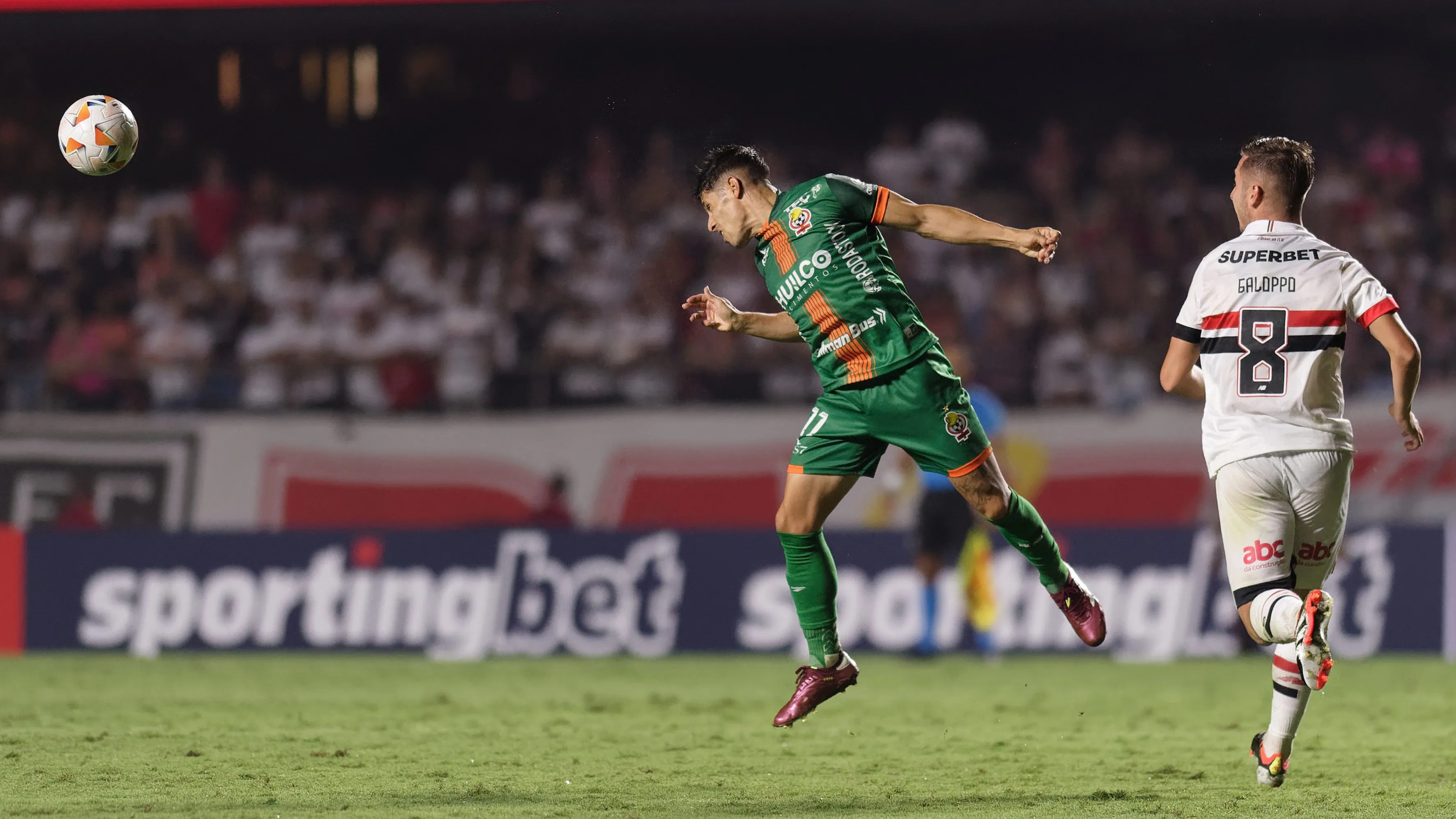 Lezcano em ação pelo Flu – Foto: Anderson Romao/AGIF