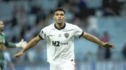 Victor Hugo comemorando gol diante do Grêmio