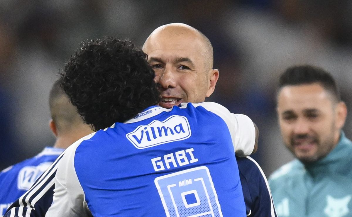 Leonardo Jardim aprova e Flamengo irá comprar novo centroavante; Igor Jesus e Taty Castellanos estão na lista