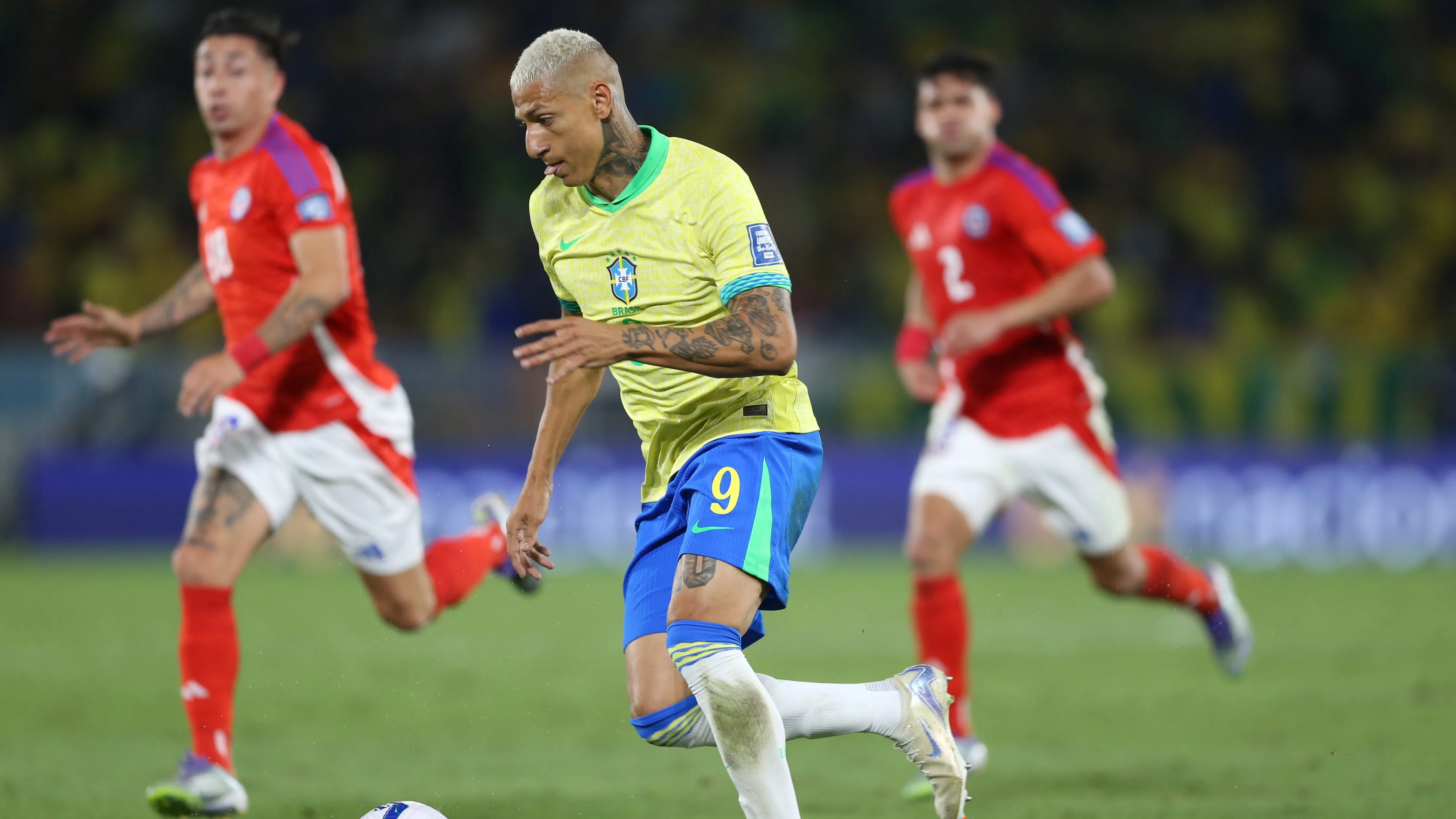 Richarlison em ação pela Seleção Brasileira –  Foto: Marlon Costa/AGIF