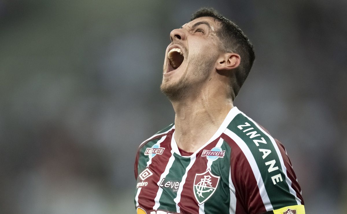 Fluminense ainda não desistiu de Nino e vai tentar repatrizar o zagueiro na próxima janela