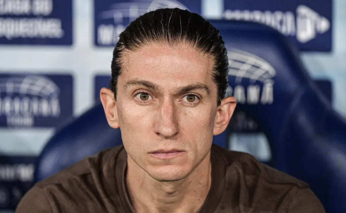 Filipe Luís entra em modo sabático, estuda futebol europeu e prioriza assumir clube fora do Flamengo
