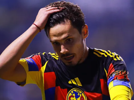 Torcida do Palmeiras reage à problema de Veiga no México