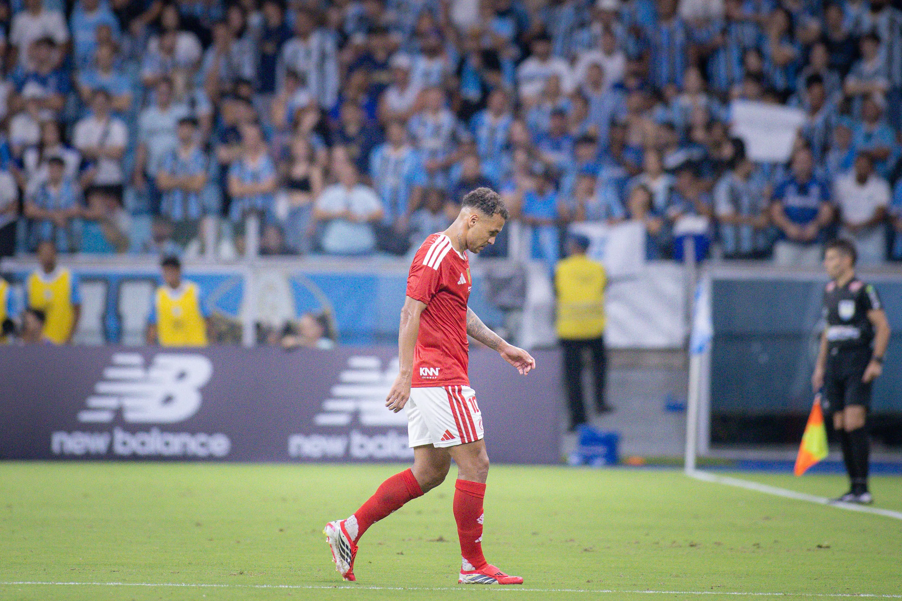 Alan Patrick jogador do Internacional durante partida contra o Gremio no estadio Arena do Gremio pelo campeonato Gaucho 2026. Foto: Maxi Franzoi/AGIF