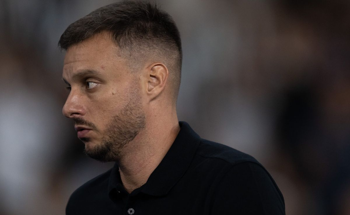 Anselmi projeta jogo de volta contra o Barcelona-EQU em casa: “Confio nos meus jogadores”