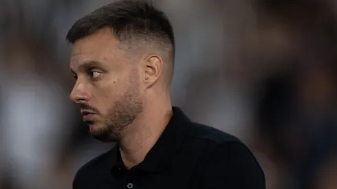 Treinador deu a sua opinião – Foto: Jorge Rodrigues/AGIF.