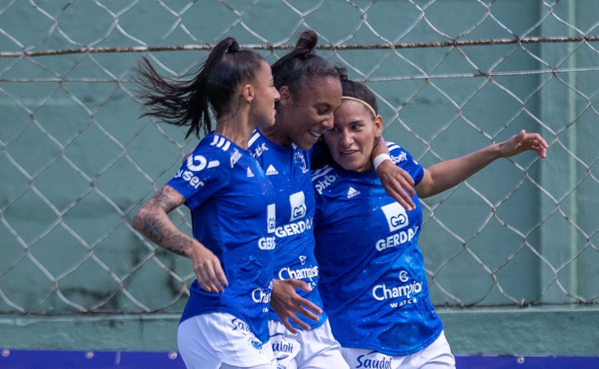 Cruzeiro divide preparação para duelo com Atlético em duas etapas