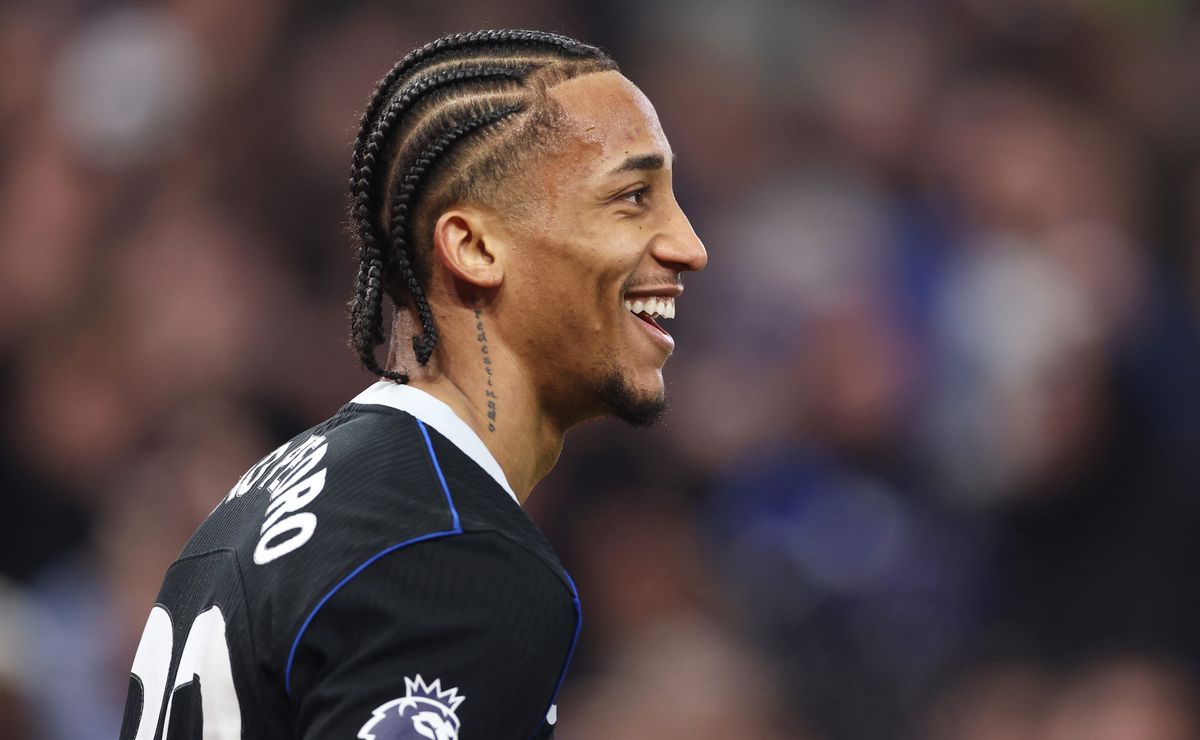 Ex-Fluminense, João Pedro vive noite mágica com três gols pelo Chelsea na Premier League