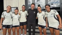 Elano e parte do elenco das Sereias da Vila - Foto: Instagram/@sereiasdavilaoficial