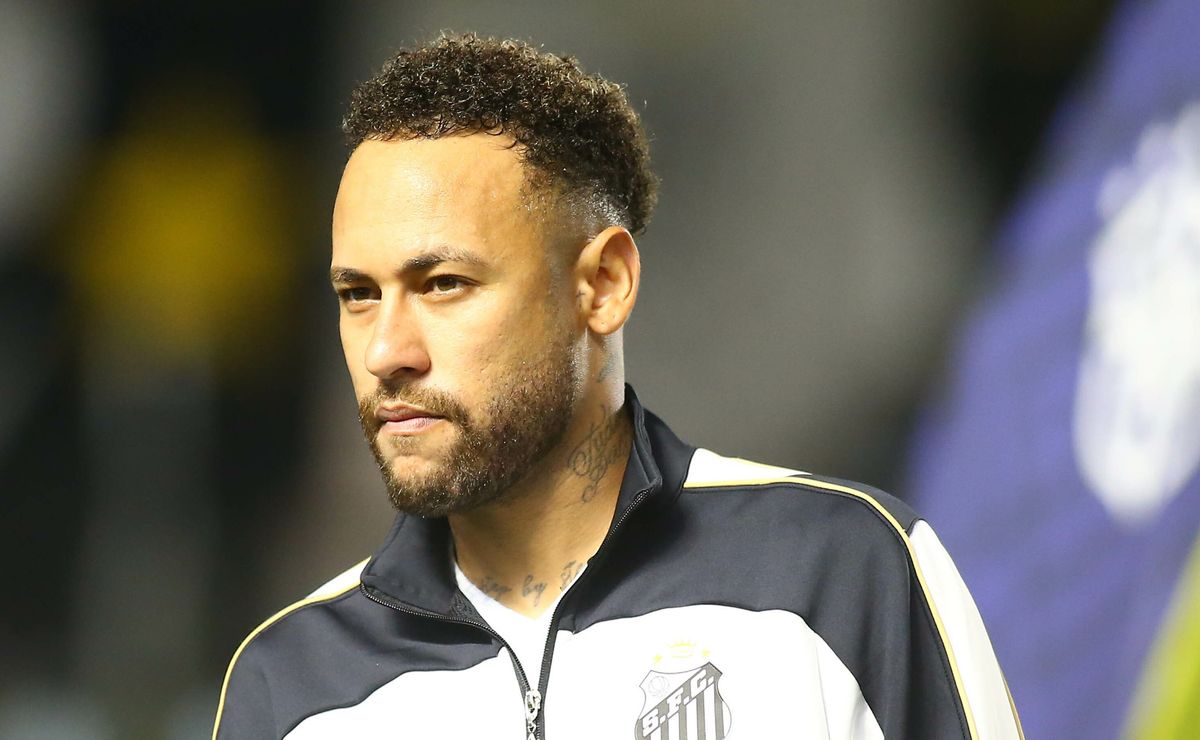 Neymar se revolta e cobra diretoria do Santos publicamente após rescisão com zagueiro João Basso