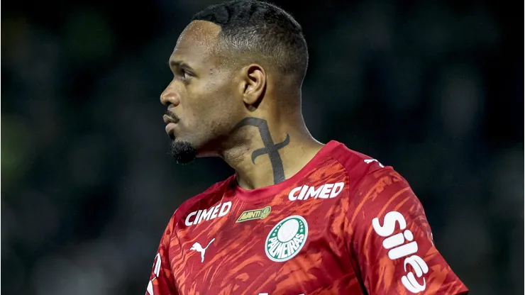 Carlos Miguel chama atenção ao defender pênalti decisivo em Palmeiras x Novorizontino