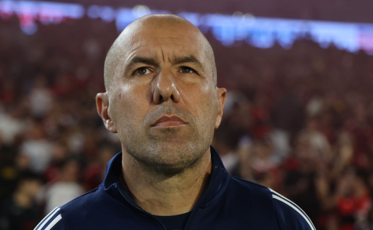 Leonardo Jardim toma decisão envolvendo surpreender o Fluminense e tem estratégia para usar time taticamente diferente