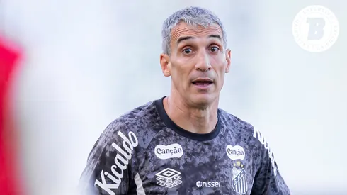 Juan Pablo Vojvoda técnico do Santos durante treinamento na Vila Belmiro
